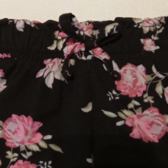 Love Republic black floral shorts - Picture 2 of 5